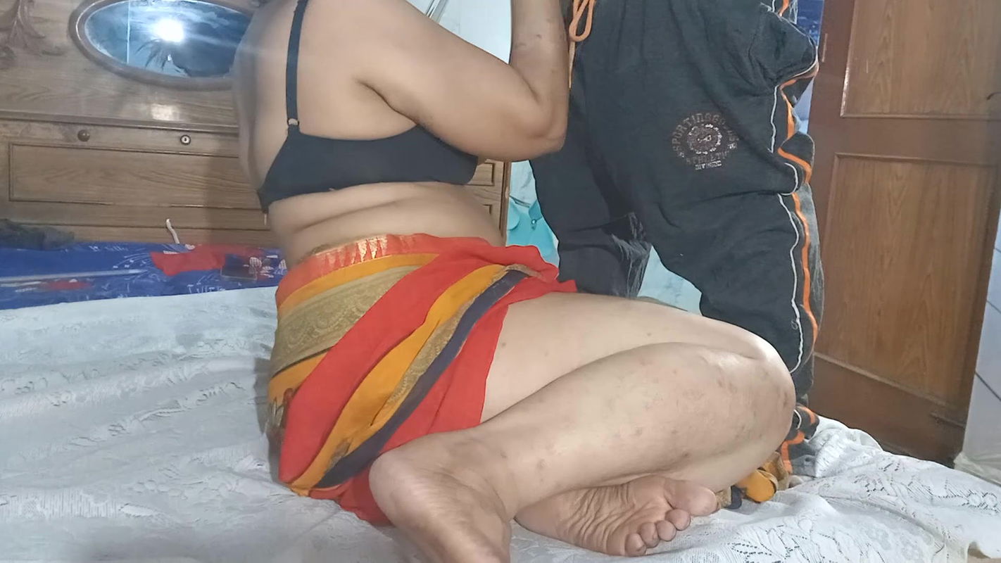 Hot Desi Indian Couple Full Nude Hardcore Sex in Tha Room