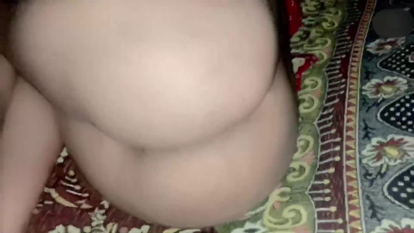 Hamare new padose aaye hain, unki Ladki ki Moti si Choot mein Main ne apna Lund daal diya