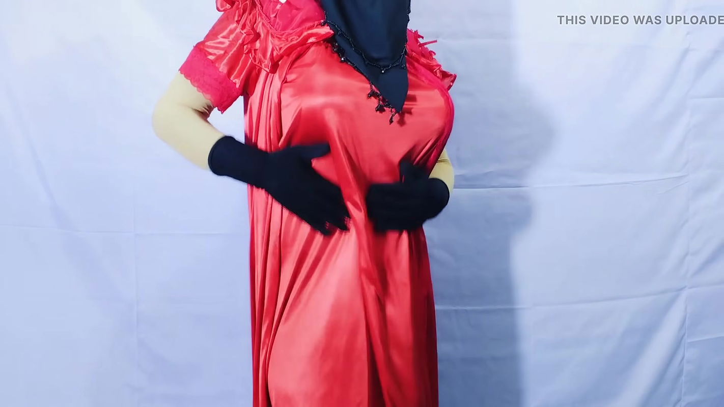 Bangladeshi beautiful hot housewife having sex and dancing inside the room