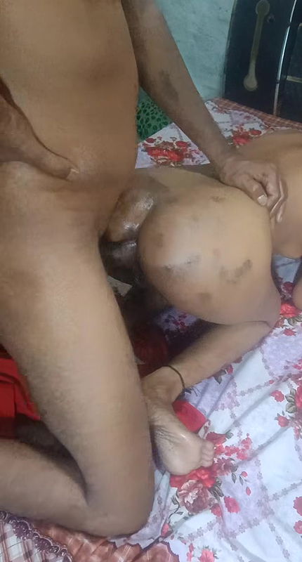 Desi bhabhi do anal fuck my tight round ass