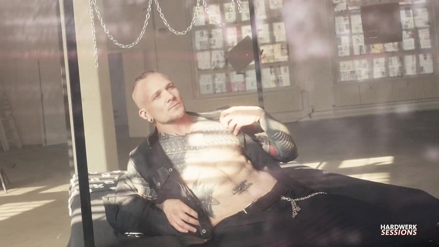 Hard Werk with Miss Flora in Red Session