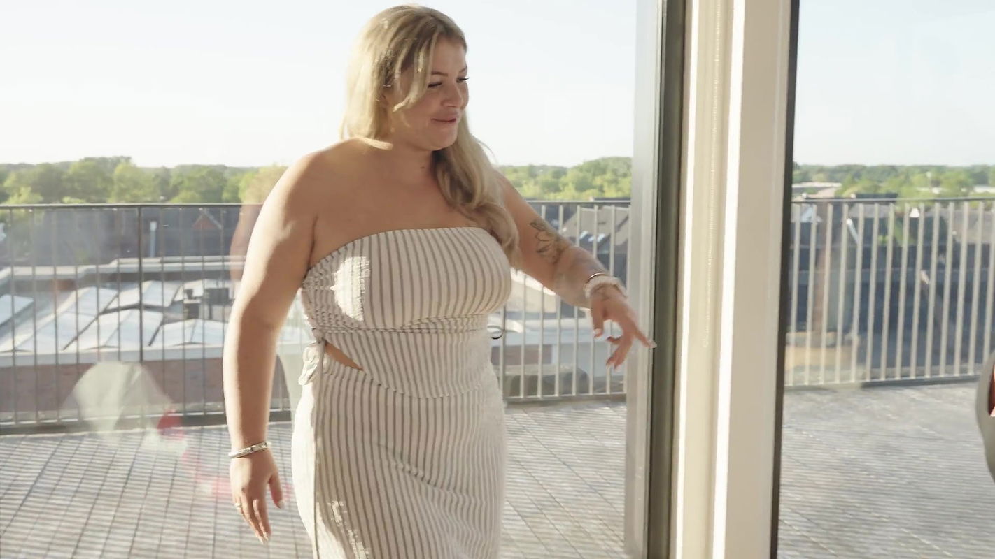 Meiden Van Holland with Gaby Hofstede & Lorena in Twister sletjes Gaby & Lorena