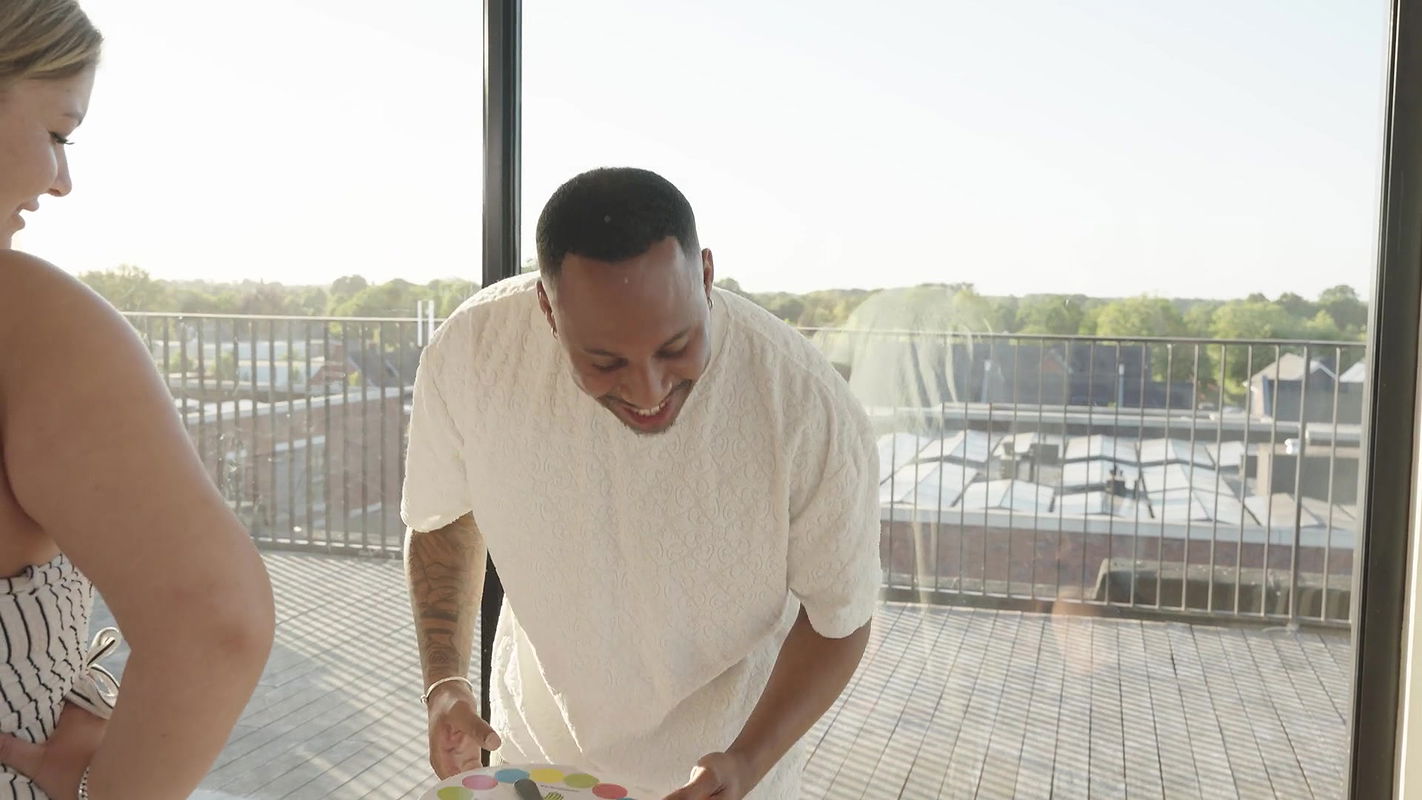 Meiden Van Holland with Gaby Hofstede & Lorena in Twister sletjes Gaby & Lorena