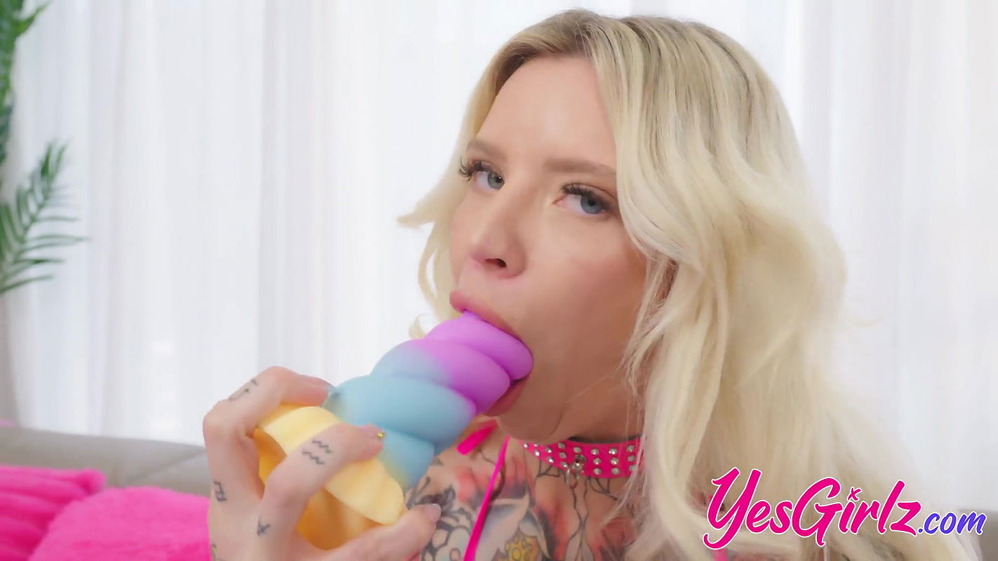 Yes Girlz with Kitt Jones in Pink Lingerie & Wild Passions