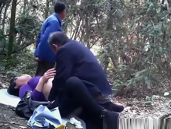 Old asian man fucks chubby asian prostitute