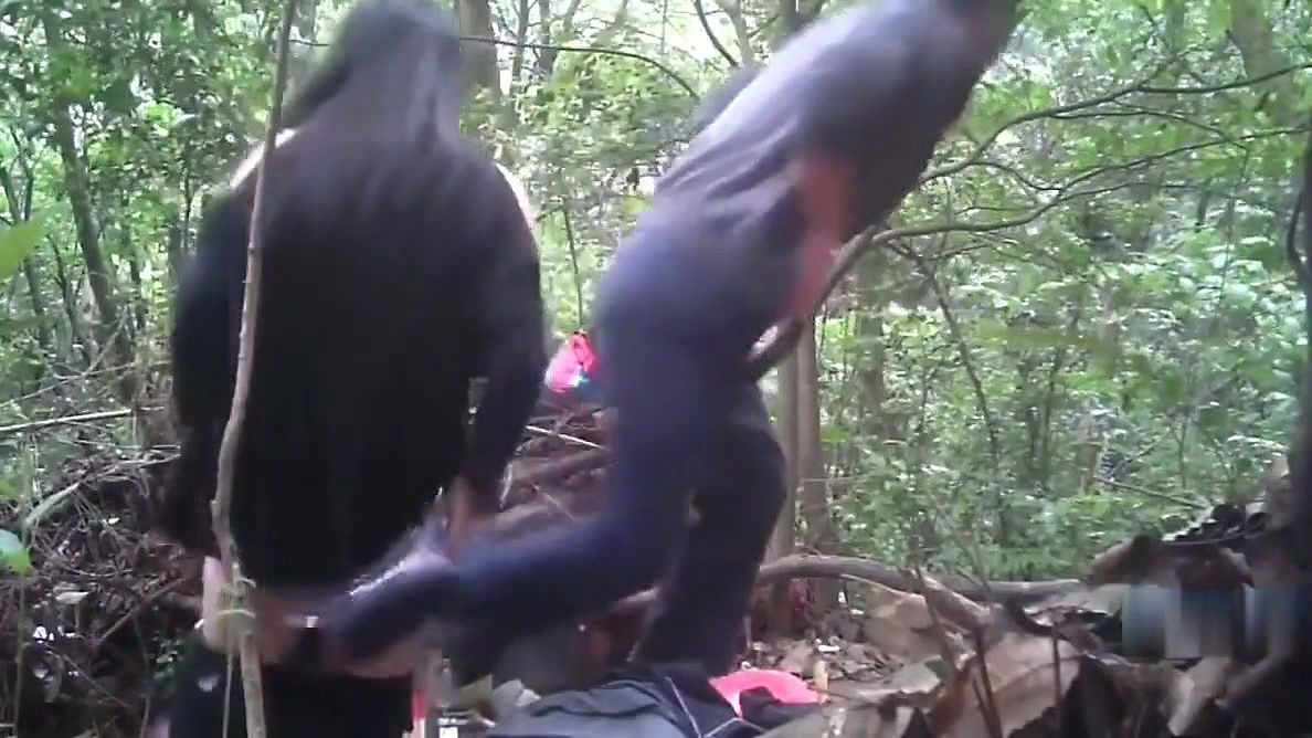 Asian Dad Doing Bareback In The Woods With Younger Prostitut