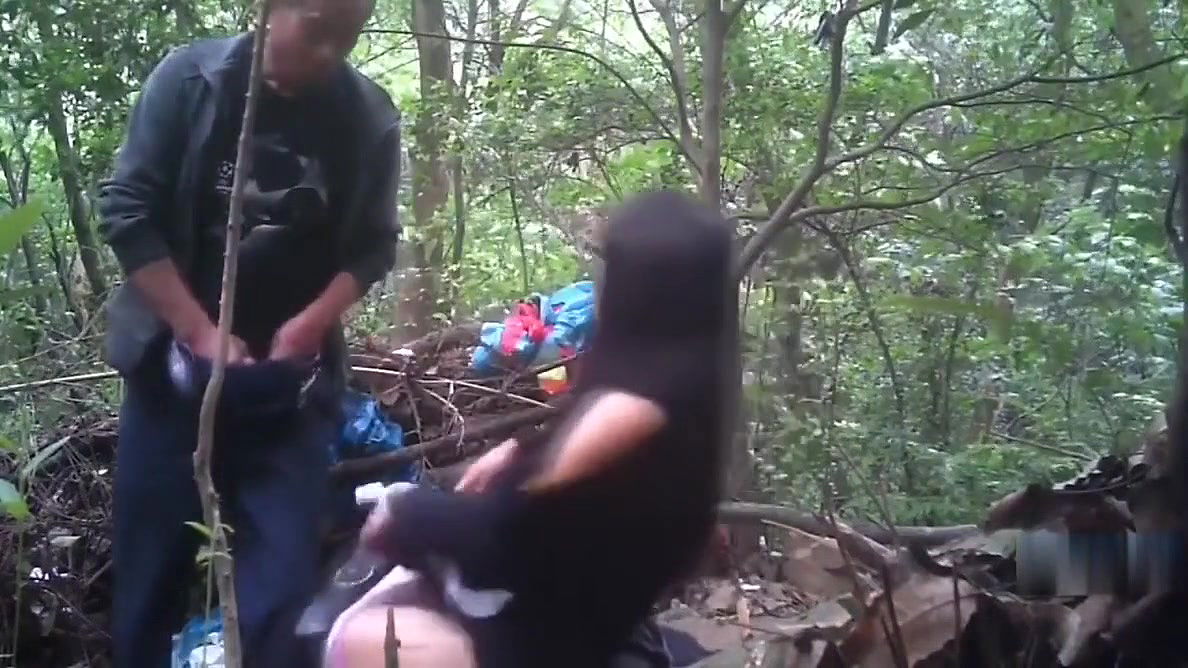 Asian Dad Doing Bareback In The Woods With Younger Prostitut