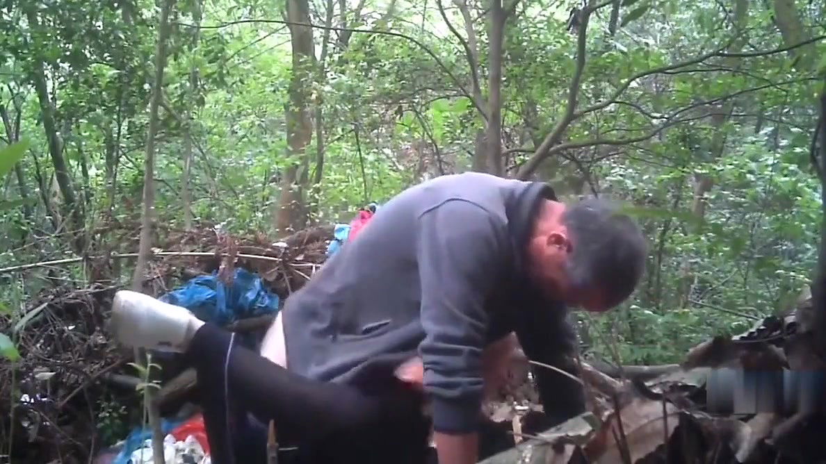 Asian Dad Doing Bareback In The Woods With Younger Prostitut
