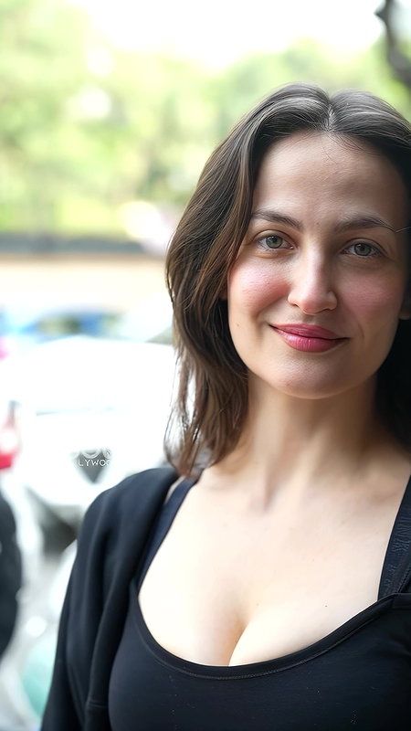 ELLI AVRRAM RAVISHING MILKY HOTTIE OPEN TEASE HQ VIDEO