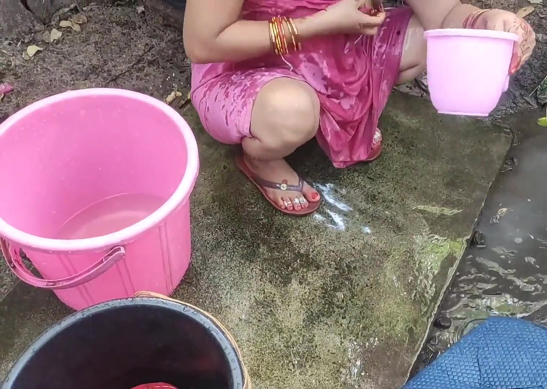 Punjabi Bhabi Bath Capture by Lover