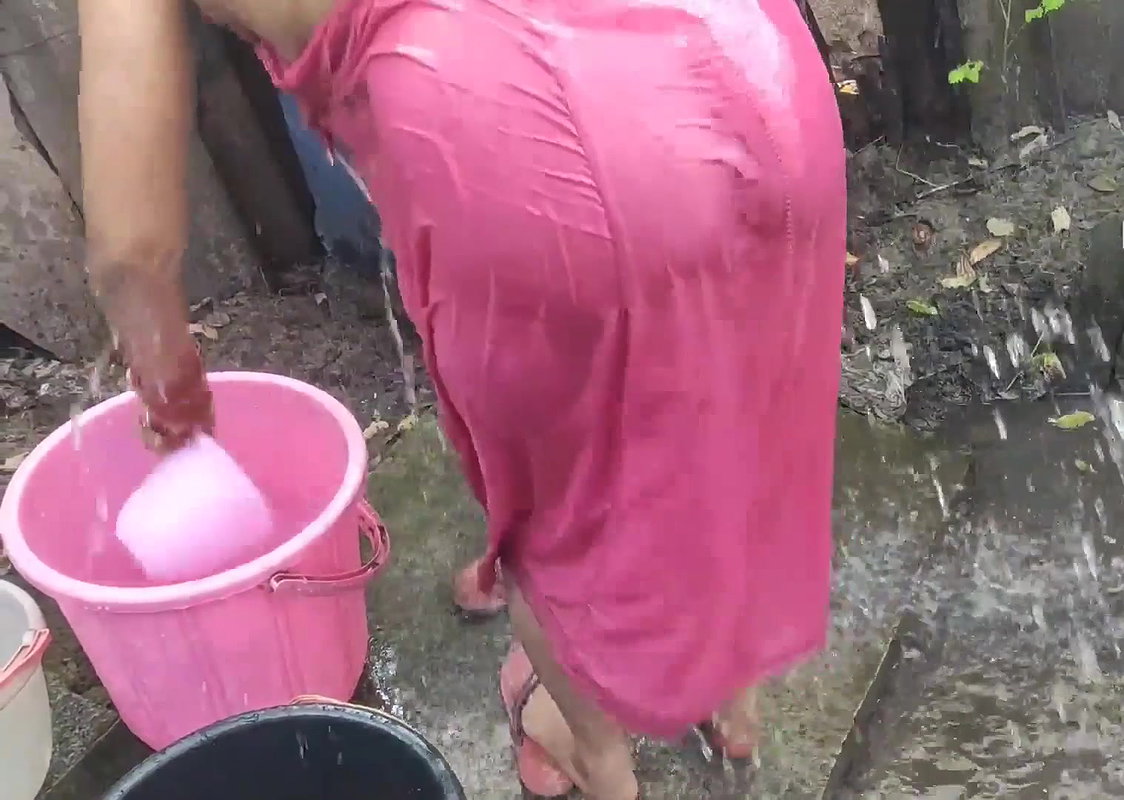 Punjabi Bhabi Bath Capture by Lover