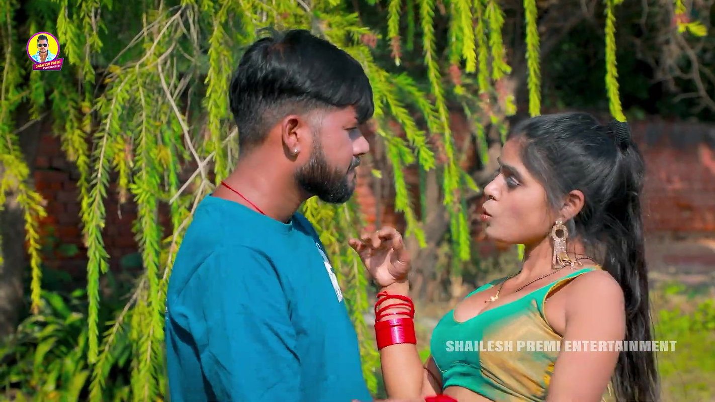 Shashi Singh hot cleavage show groping song
