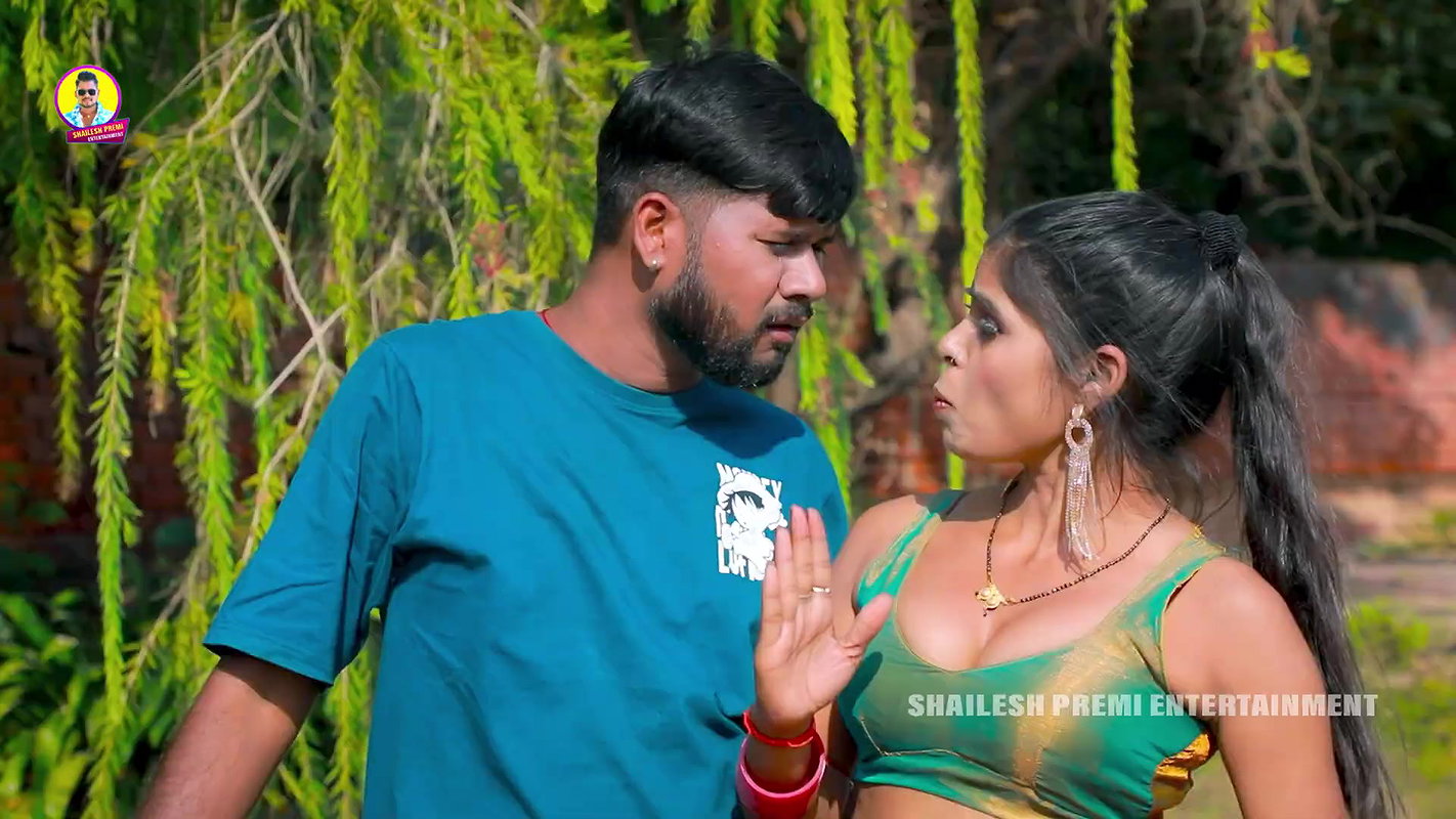 Shashi Singh hot cleavage show groping song