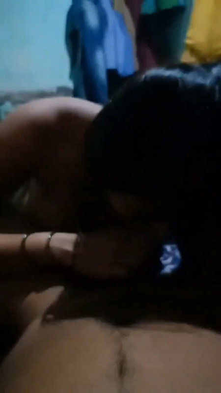 Indian girl sucking like pro