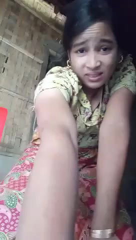 Village Girlfriend Showing Hot Figure And Rubbing Pussy