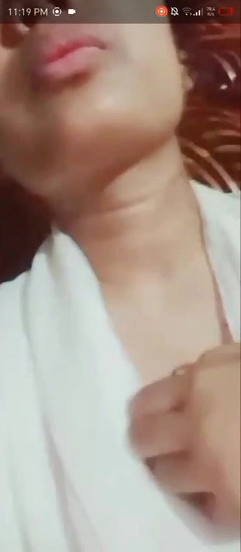 Desi gf show big boobs