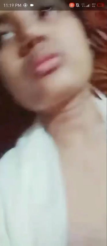 Desi gf show big boobs