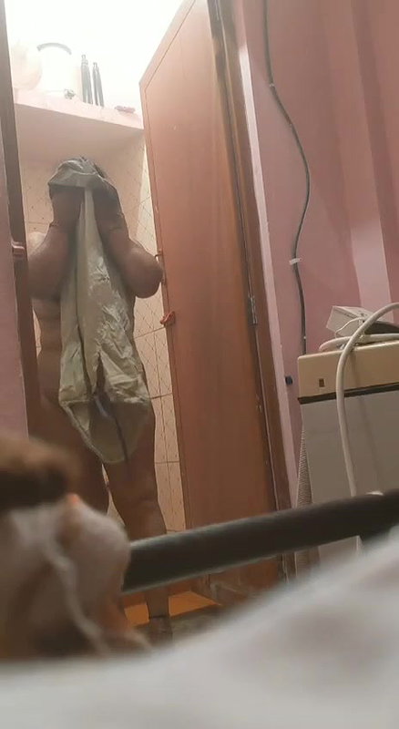 Mom after bath naked from bathroom capture by son
