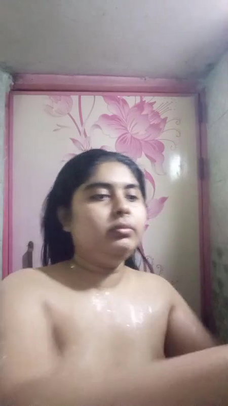 Horny bhabi taking bath recoreded for her neighbour