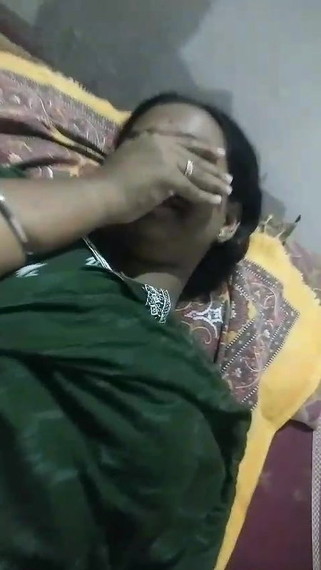 Shy GF hairy pussy capture by boyfriend before sex