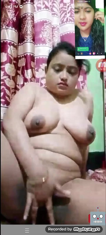 Desi village bhabi Fingering pussy on video call