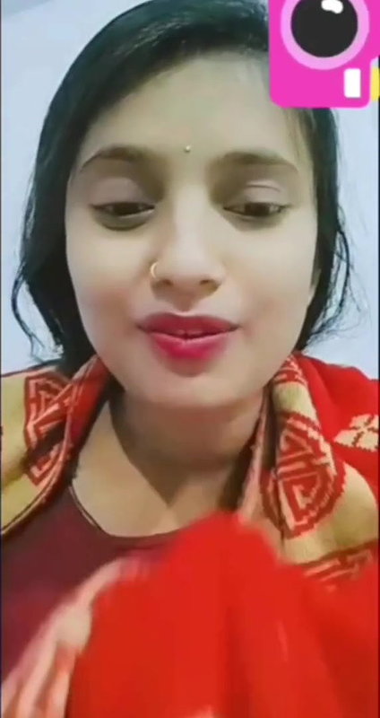 Cute horny teen babe shy to showing her big tits on call