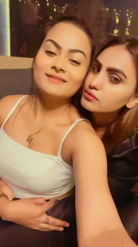 Kolkata Escorts get Drunk and Explore Lesbo Kiss