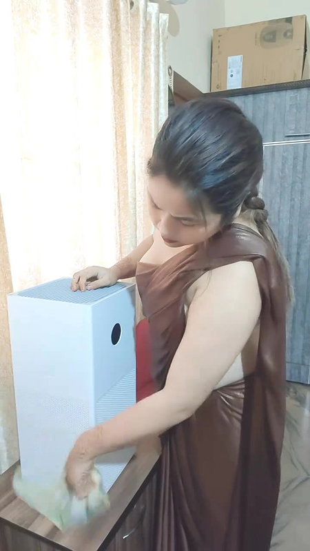 Awesome milf without blouse topless show in saree