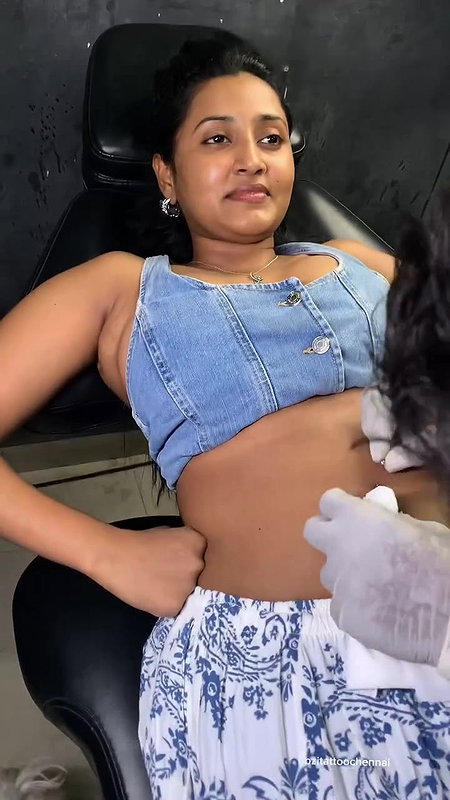 Cute chubby girl closeup navel and boobs armpit show navel piercing