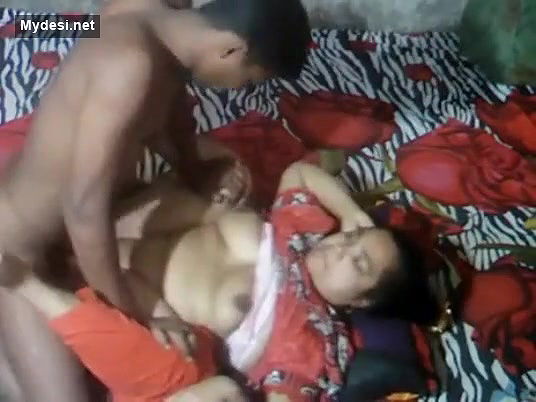 Ameena Bhabhi with YOungr Neighbor fking Hot