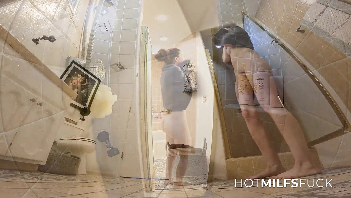 Hot MILFs Fuck with Aurora in The Purest Milf