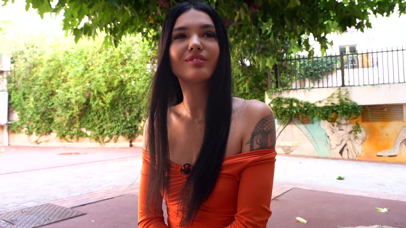 JacquieEtMichelTV.25.11.24.Luna.XXX.1080p.MP4-NABL0G