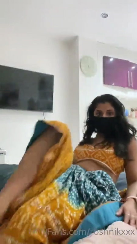 Onlyfans model roshni rubbing on her pussy