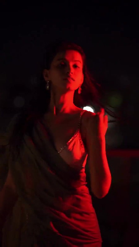 NIKI LALWANI SEDUCTIVE BEAUTY YUMMY IN WET SAREE UUFFF