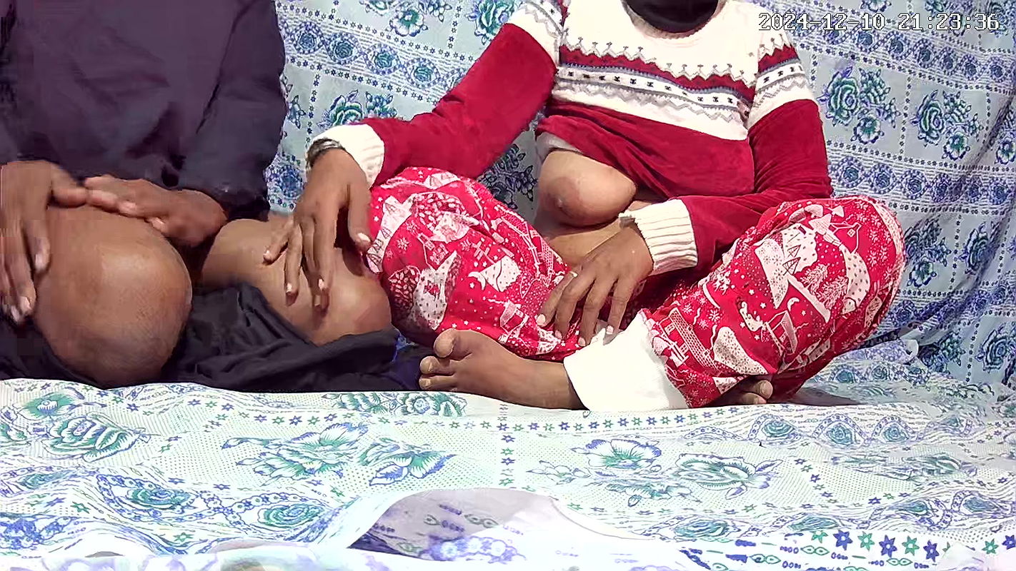 Big boobs gril and boy sex in the water