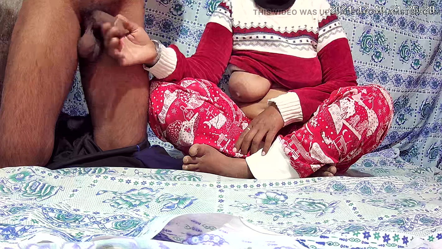 Big boobs gril and boy sex in the water