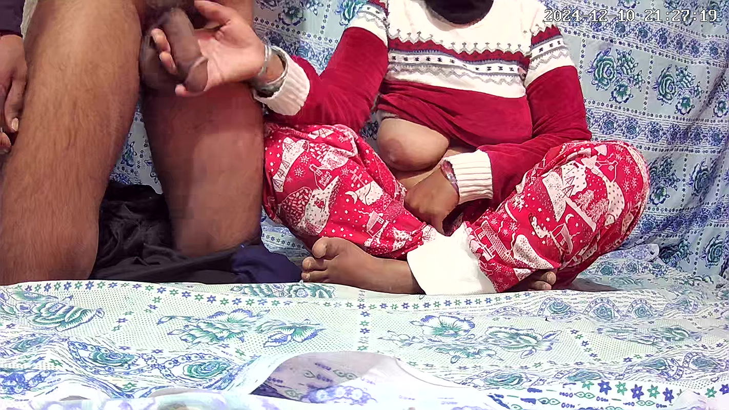 Big boobs gril and boy sex in the water