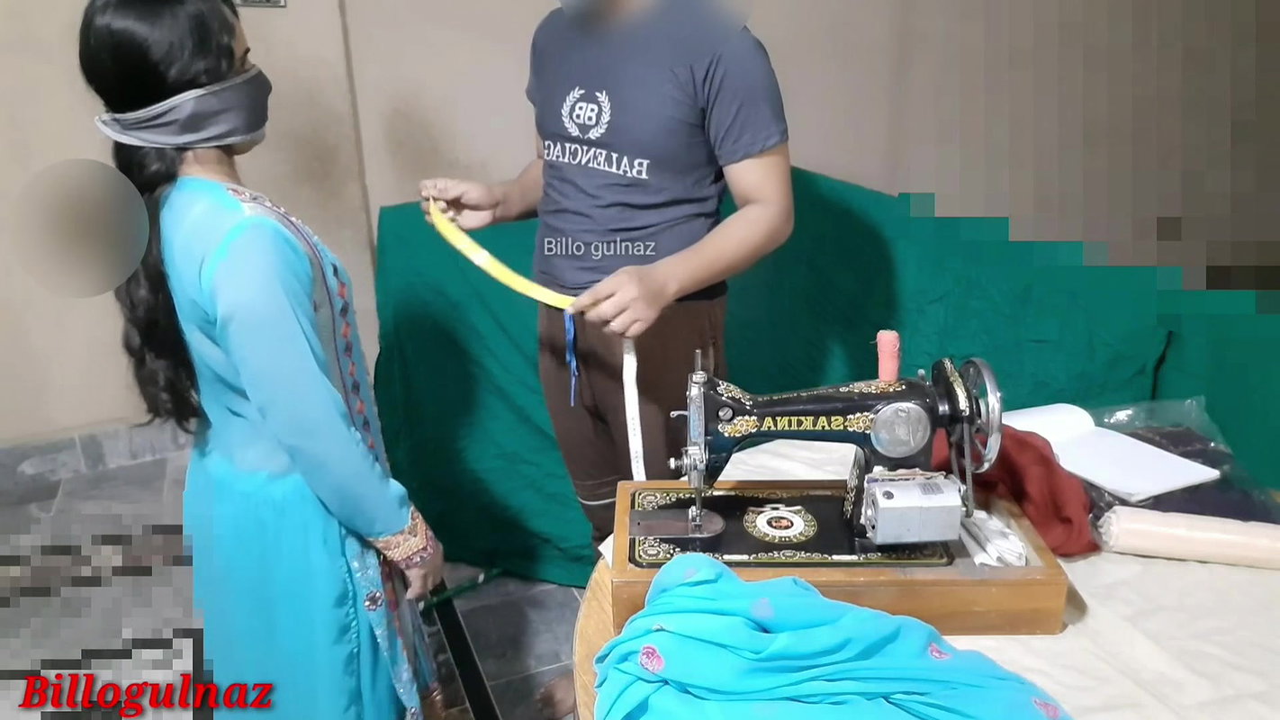 Desi darji (tailor) fucked hard with Billo gulnaz- tailor ne bhabhi ka naap lete lete bhabhi ko hi chod dala- hindi
