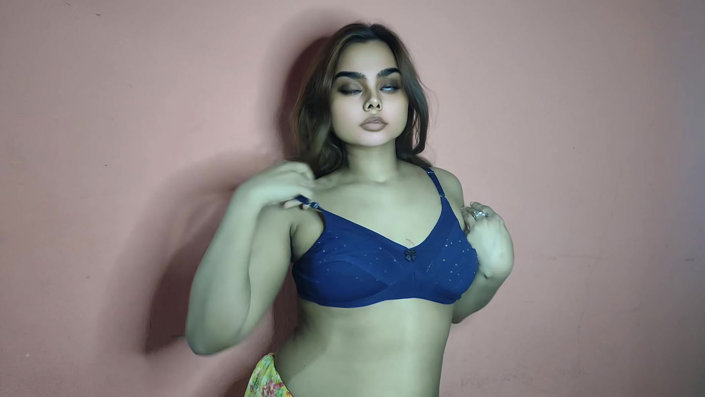 Desi Hardcore Bhabi Giving Sloppy blowjob and cumshot boobs inside