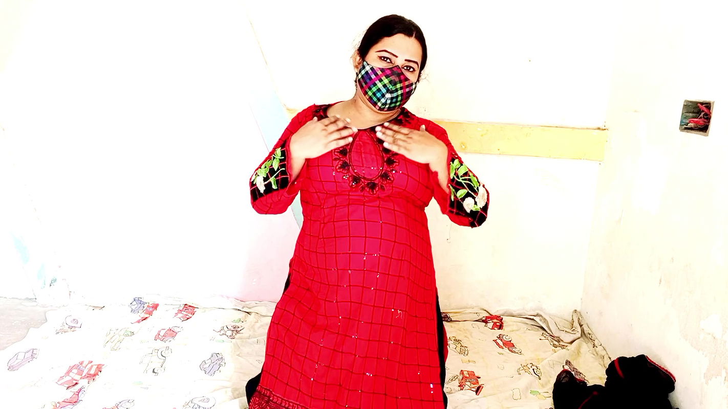 Desi hot solo woman step on finger