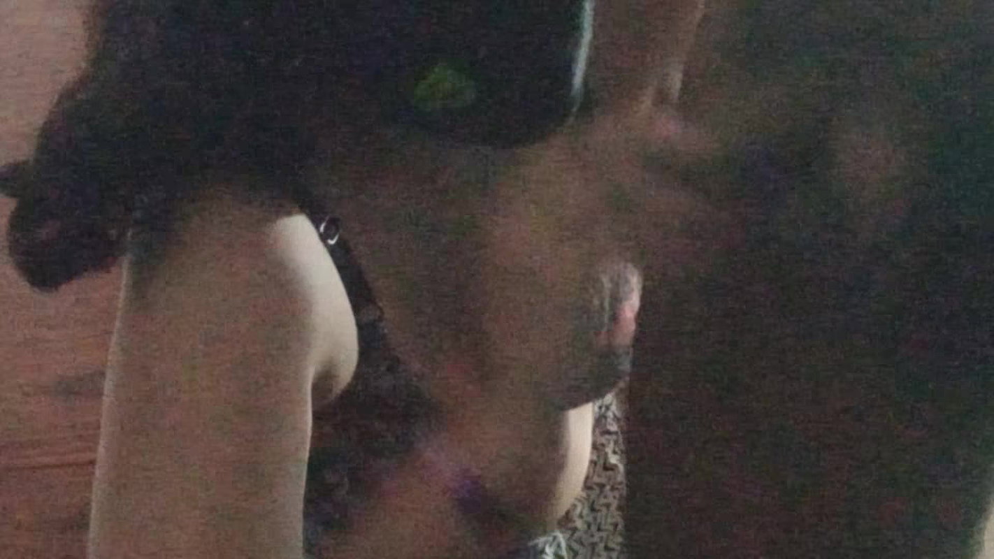 Fuck the hot girlfriend in her house