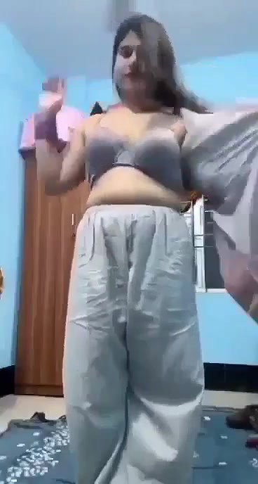 Hot horny gf strip her dress and recorded for her bf