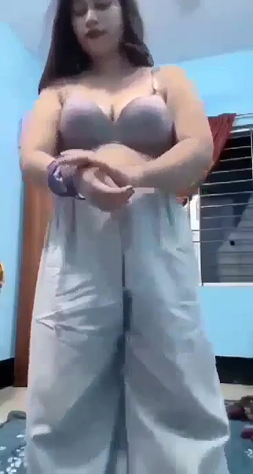 Hot horny gf strip her dress and recorded for her bf