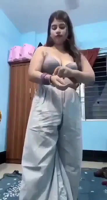 Hot horny gf strip her dress and recorded for her bf