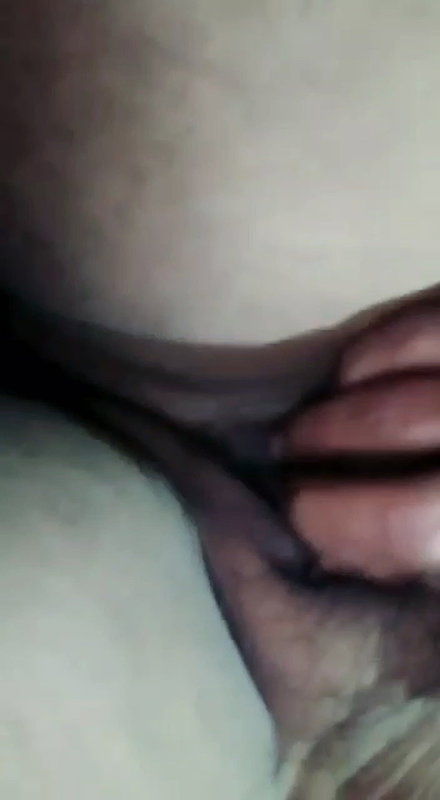 Desi aunty showing her boobs and pussy