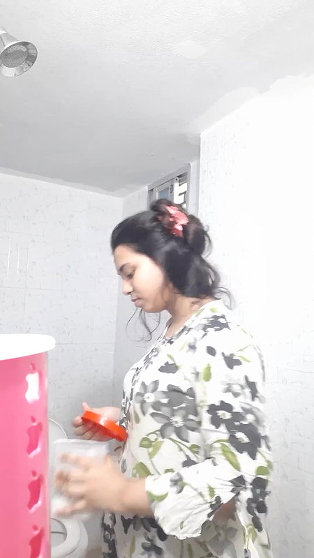 Busty Bangla Bath Non-nude