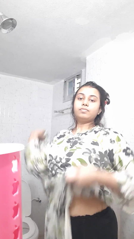 Busty Bangla Bath Non-nude