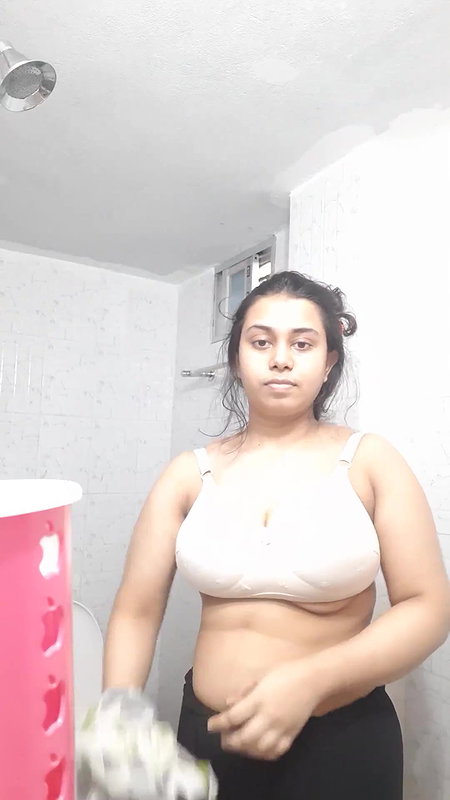 Busty Bangla Bath Non-nude
