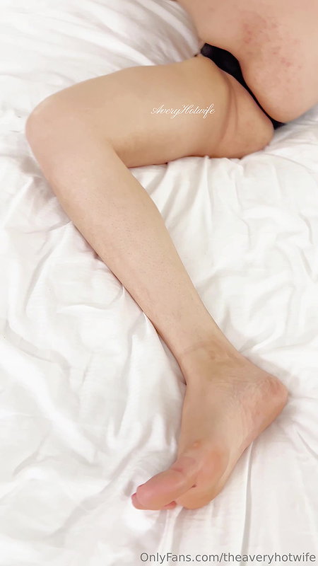 Hijabi muslim Slut The Avery hot wife feeling horny
