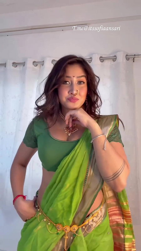 NAUGHTY HOTTIE SOFIA ANSARI SEDUCTIVE OPEN DEEP CLEAVAGE EXPOSE